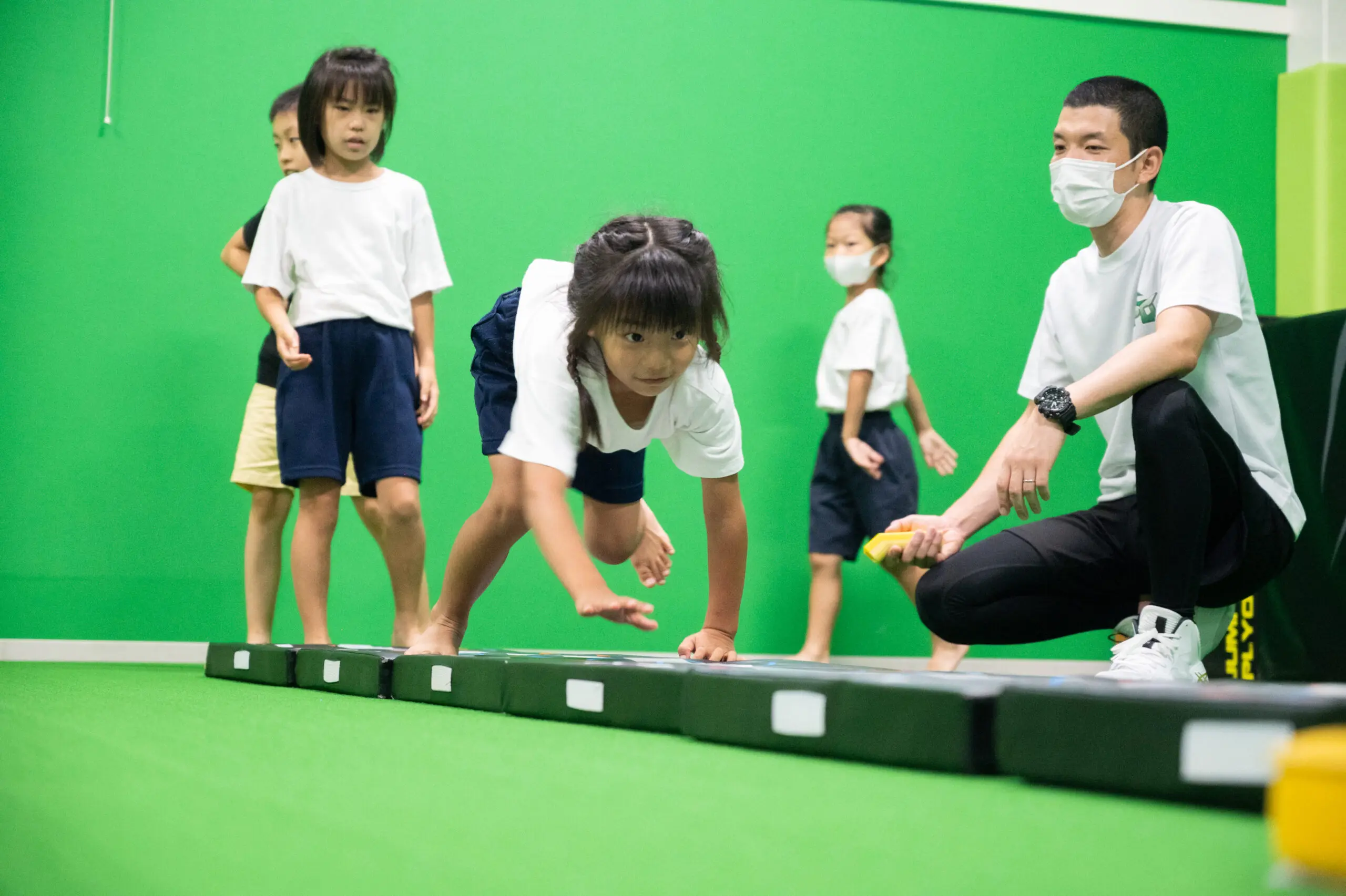 小学生 体操体幹トレーニングの様子6