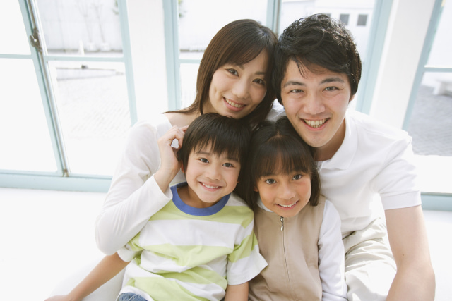 4人の親子